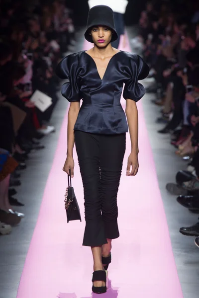 Look 14